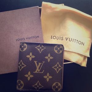 Men’s Louis Vuitton Wallet w/6 Credit Card Slots
